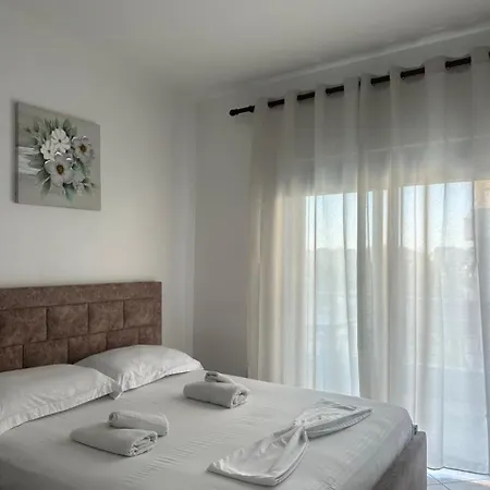 Apartament Large And Spacious At New Marina 140 Meters